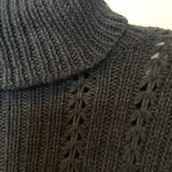 RW and Co. turtleneck sweater - Picture 4 of 5